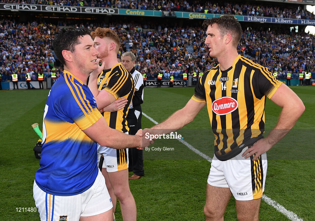 4 September 2016; John "Bubbles" O'Dwyer of Tipperary shakes hands with Colin Fennelly of Kilkenny following the GAA Hurling All-Ireland Senior Championship Final match between Kilkenny and Tipperary at Croke Park in Dublin. Photo by Cody Glenn/Sportsfile
