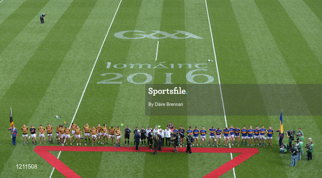 4 September 2016; The Kilkenny and Tipperary players meet Uachtarán na hÉireann Michael D Higgins ahead of the GAA Hurling All-Ireland Senior Championship Final match between Kilkenny and Tipperary at Croke Park in Dublin. Photo by Daire Brennan/Sportsfile