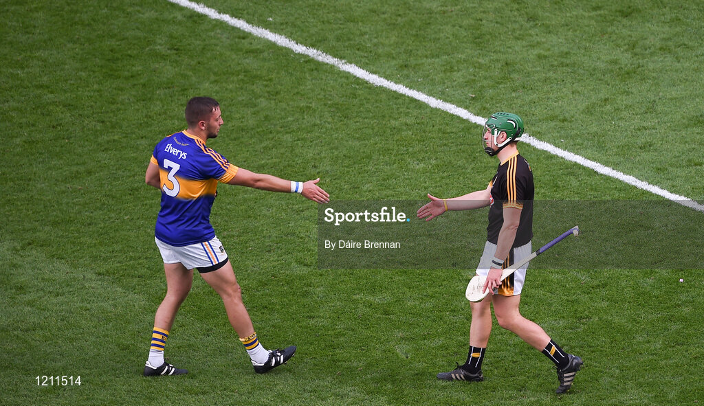 4 September 2016; James Barry of Tipperary shakes hands with Eóin Murphy of Kilkenny after the GAA Hurling All-Ireland Senior Championship Final match between Kilkenny and Tipperary at Croke Park in Dublin. Photo by Daire Brennan/Sportsfile