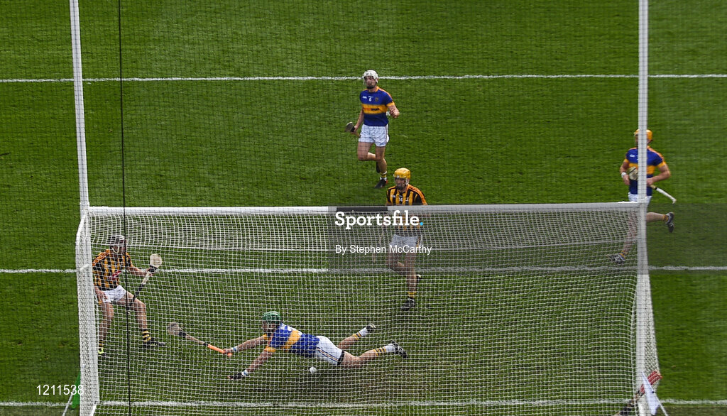 4 September 2016; Kevin Kelly of Kilkenny scores his side's first goal during the GAA Hurling All-Ireland Senior Championship Final match between Kilkenny and Tipperary at Croke Park in Dublin. Photo by Stephen McCarthy/Sportsfile