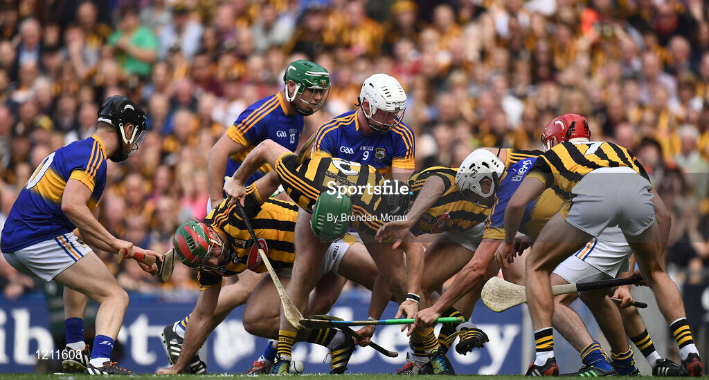 4 September 2016; Tipperary players, from left, Dan McCormack, John O’Dwyer, Michael Breen and Patrick Maher, contest for possession with Kilkenny players, from left, Kieran Joyce, Paul Murphy, Conor Fogarty and Cillian Buckley during the GAA Hurling All-Ireland Senior Championship Final match between Kilkenny and Tipperary at Croke Park in Dublin. Photo by Brendan Moran/Sportsfile
