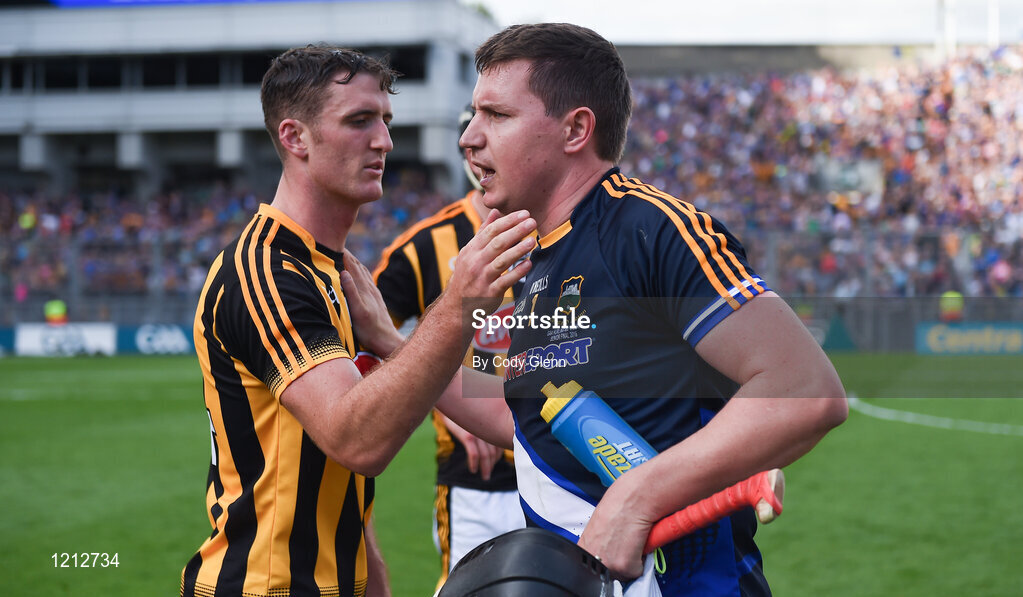 4 September 2016; Darren Gleeson of Tipperary shakes hands with Colin Fennelly of Kilkenny following the GAA Hurling All-Ireland Senior Championship Final match between Kilkenny and Tipperary at Croke Park in Dublin. Photo by Cody Glenn/Sportsfile