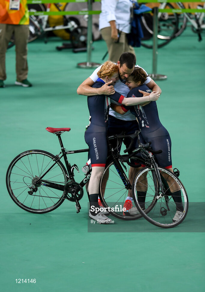 9 September 2016; Sophie Tornhill, left, of Great Britain and her pilot Helen Scott celebrate with coach Jon Norfolk after winning gold in the Women's B 1000m Time Trial at the Rio Olympic Velodrome during the Rio 2016 Paralympic Games in Rio de Janeiro, Brazil. Photo by Sportsfile