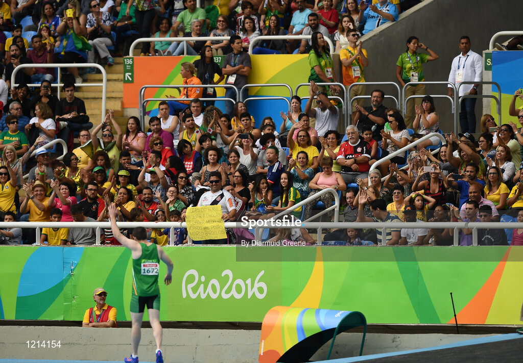9 September 2016; Jason Smyth of Ireland acknowledges the cheering crowd after winning the Men's 100m - T13 Final, with a time of 10.64, at the Rio Olympic Stadium during the Rio 2016 Paralympic Games in Rio de Janeiro, Brazil. Photo by Diarmuid Greene/Sportsfile