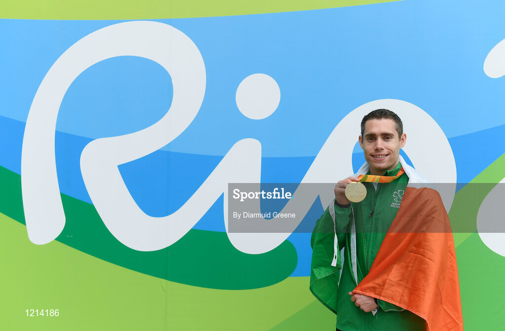 9 September 2016; Jason Smyth of Ireland celebrates with his gold medal after winning the Men's 100m T13 Final at the Rio Olympic Stadium during the Rio 2016 Paralympic Games in Rio de Janeiro, Brazil. Photo by Diarmuid Greene/Sportsfile
