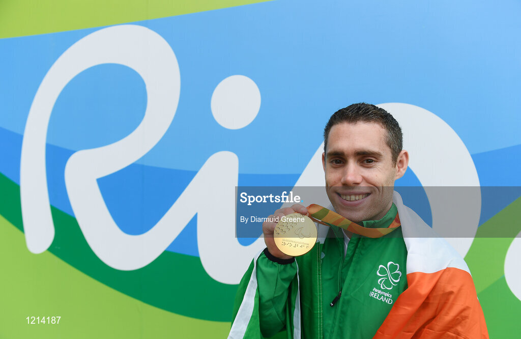 9 September 2016; Jason Smyth of Ireland celebrates with his gold medal after winning the Men's 100m T13 Final at the Rio Olympic Stadium during the Rio 2016 Paralympic Games in Rio de Janeiro, Brazil. Photo by Diarmuid Greene/Sportsfile