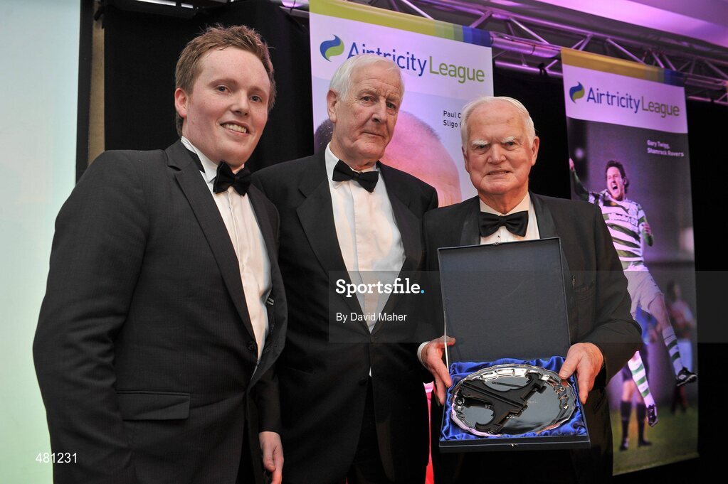 14 January 2010; Jack Kelly, right, with his Airtricity SWAI Special Merit Award, with Daniel McDonnell, left, President, Soccer Writers Association of Ireland and Peter Byrne, former Irish Times journalist. The Airtricity SWAI Awards 2010, The Conrad Hotel, Dublin. Picture credit: David Maher / SPORTSFILE