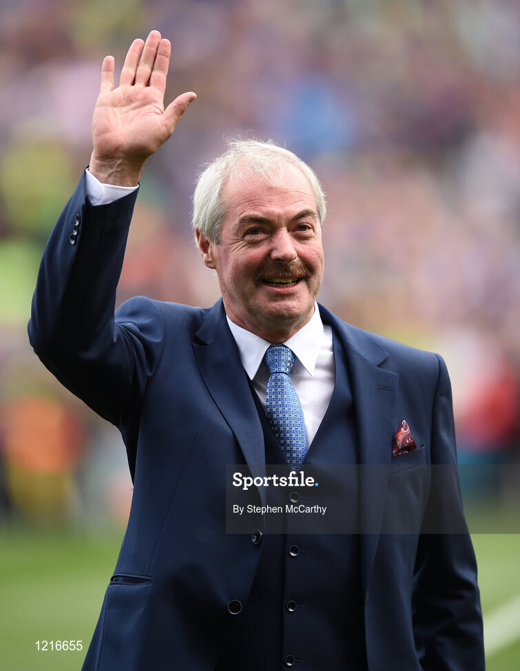 4 September 2016; Member of the Tipperary 1991 Jubilee Hurling team, Donie O'Connell, during their presentation to the crowd before the GAA Hurling All-Ireland Senior Championship Final match between Kilkenny and Tipperary at Croke Park in Dublin. Photo by Stephen McCarthy/Sportsfile