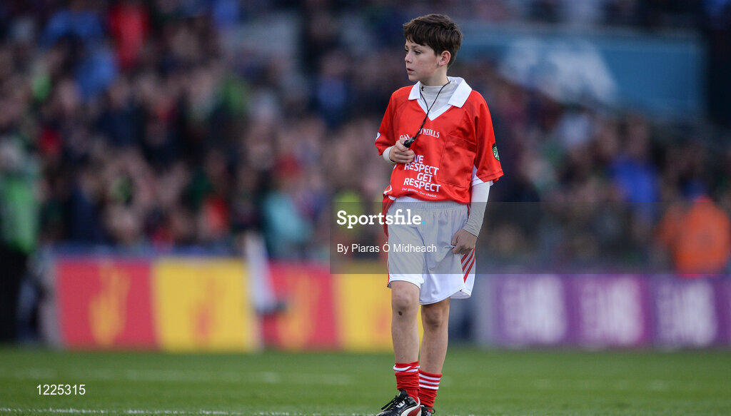 1 October 2016; Referee Fionn Morna, from the Downs NS, Mullingar, Westmeath, during the INTO Cumann na mBunscol GAA Respect Exhibition Go Games at the GAA Football All-Ireland Senior Championship Final Replay match between Dublin and Mayo at Croke Park in Dublin. Photo by Piaras Ó Mídheach/Sportsfile