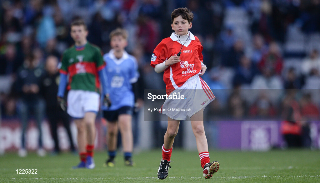 1 October 2016; Referee Fionn Morna, from the Downs NS, Mullingar, Westmeath, during the INTO Cumann na mBunscol GAA Respect Exhibition Go Games at the GAA Football All-Ireland Senior Championship Final Replay match between Dublin and Mayo at Croke Park in Dublin. Photo by Piaras Ó Mídheach/Sportsfile