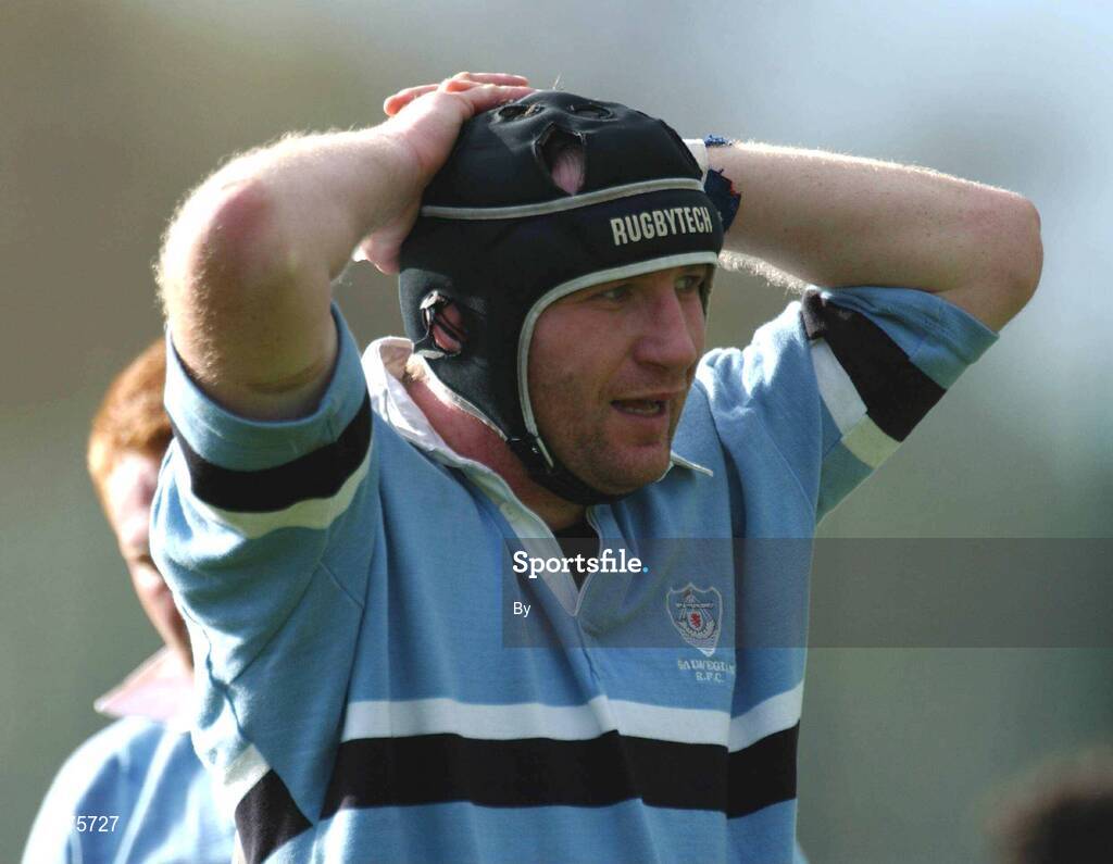 27 October 2001; Peter Callanan, Galwegians. Picture credit; Ray McManus / SPORTSFILE *EDI*
