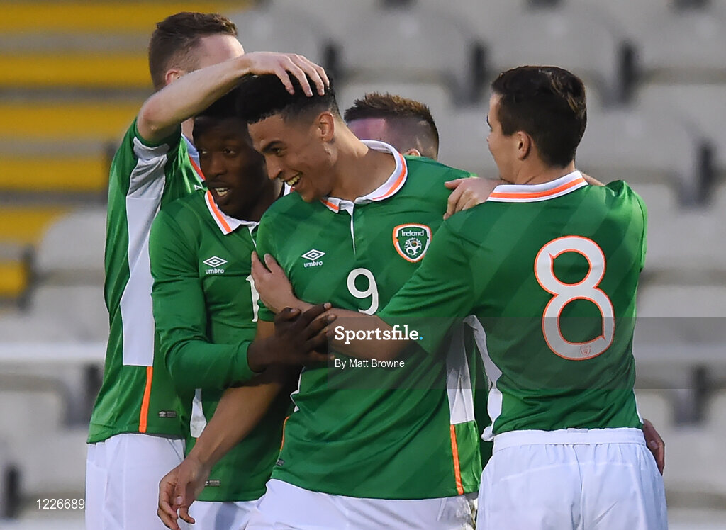 7 October 2016; Courtney Duffus, centre, of Republic of Ireland celebrates with team-mates Kevin O’Connor, Olamide Shodipo, Josh Cullen and Jack Byrne after scoring his side's first goal during the UEFA U21 Championship Qualifier match between Republic of Ireland and Serbia at the RSC, Waterford. Photo by Matt Browne/Sportsfile