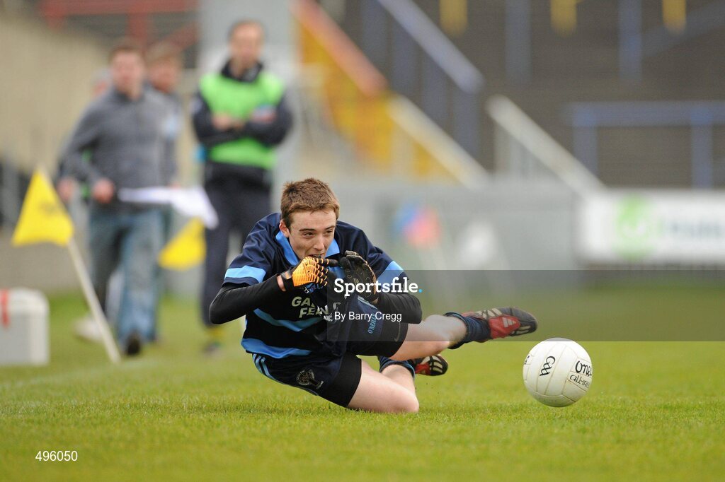 8 March 2011; Ryan Delaney, Gallen Community School, Ferbane, Co. Offaly, keeps the ball in play which led to a score for his side. Leinster Vocational Schools Senior Football “A” Final, Colaiste Bhride Carnew, Co. Wicklow v Gallen Community School, Ferbane, Co. Offaly, O’Moore Park, Portlaoise, Co. Laois. Picture credit: Barry Cregg / SPORTSFILE