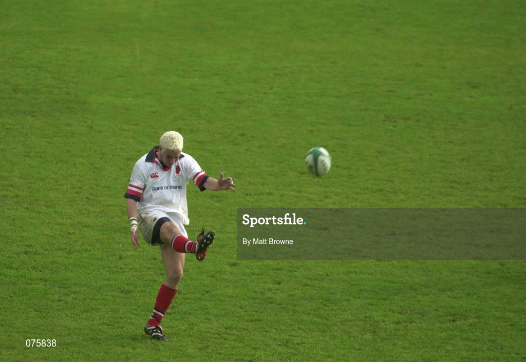 27 October 2001; Paddy Wallace of Ulster during the Heineken Cup Pool 2 match between Stade Francais and Ulster at Stade Jean-Bouin in Paris, France. Photo by Matt Browne/Sportsfile