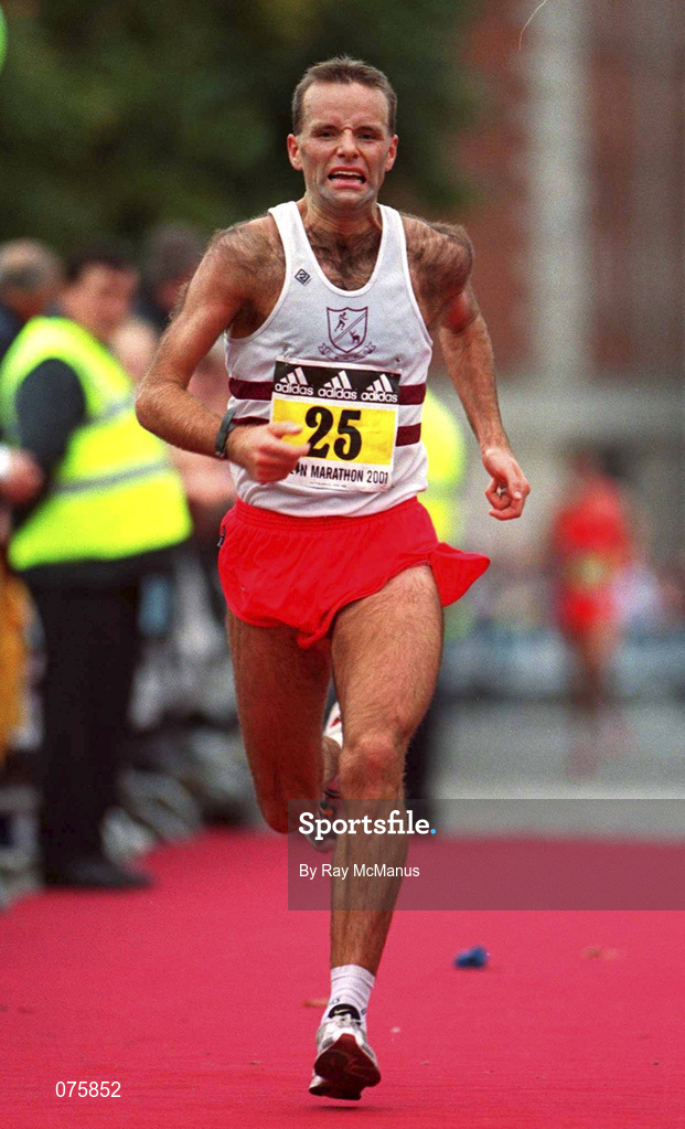 29 October 2001; Ireland's Pauric McKinney approaches the finish during the adidas Dublin Marathon 2001, finishing in a time of 02:24:00. Photo by Ray McManus/Sportsfile