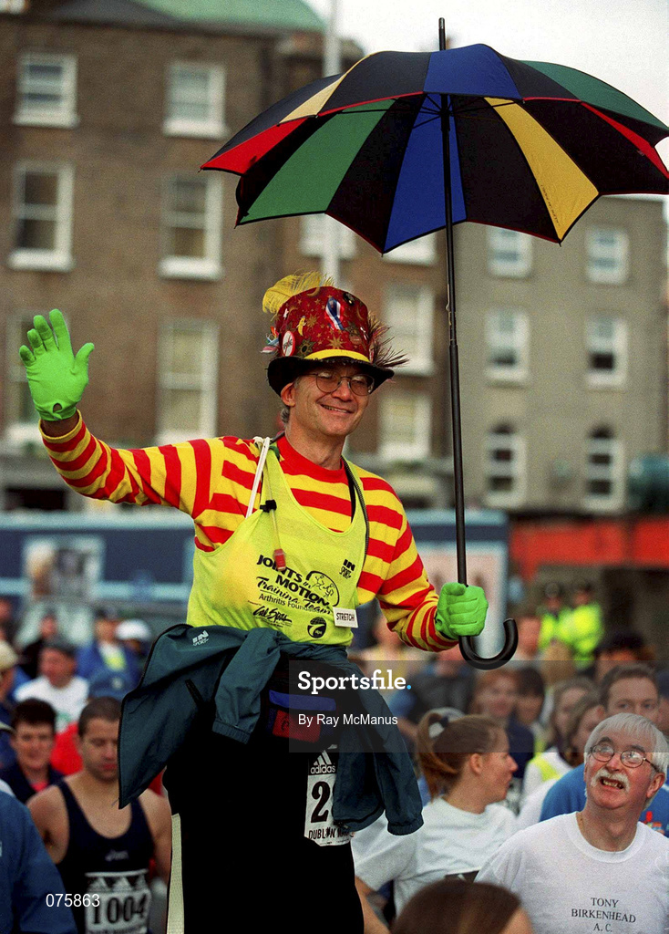 29 October 2001; A Competitor in jovial mood at the start of the adidas Dublin Marathon 2001. Photo by Ray McManus/Sportsfile