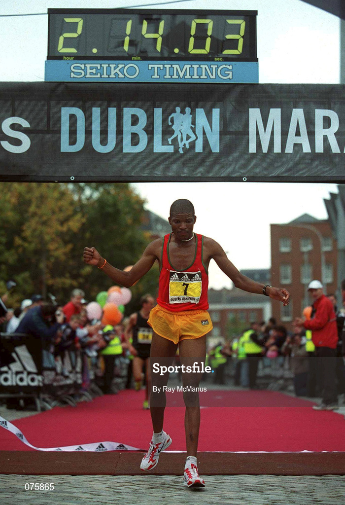 29 October 2001; Zacharia Mpolokeng, South Africa, cross the line to win the adidas Dublin Marathon in Dublin. Photo by Ray McManus/Sportsfile