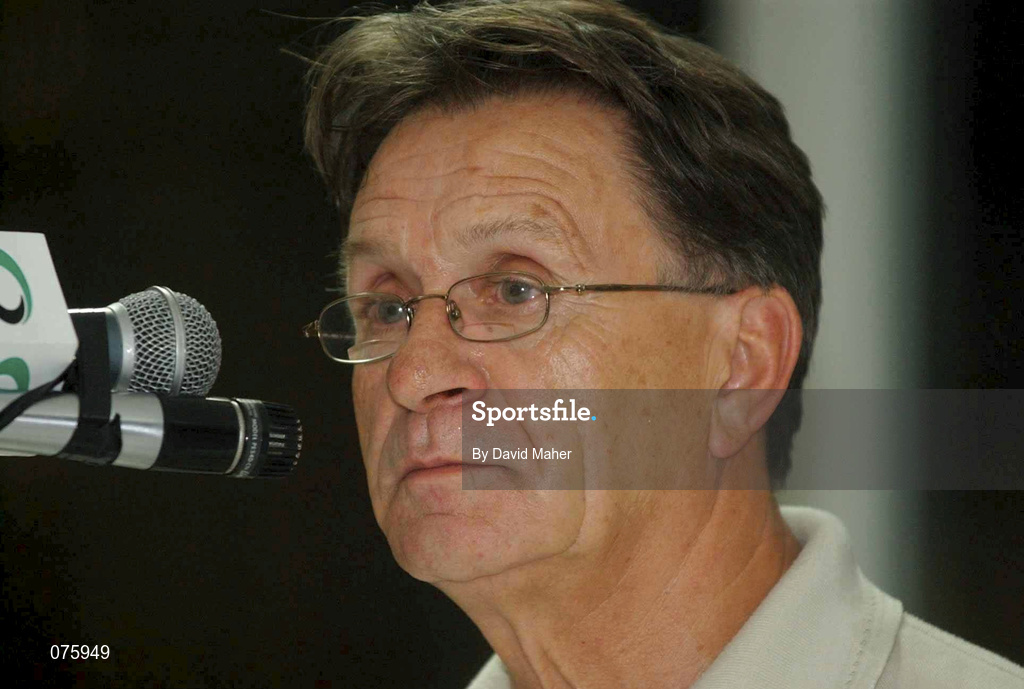 31 October 2001; Iran manager Miroslav Blezovic talks to the press at the end of the game following the 2002 FIFA World Cup AFC Qualification Play-Off 2nd Leg match between United Arab Emirates and Iran the at Al-Nahyan Stadium in Abu Dhabi, United Arab Emirates. Photo by David Maher/Sportsfile