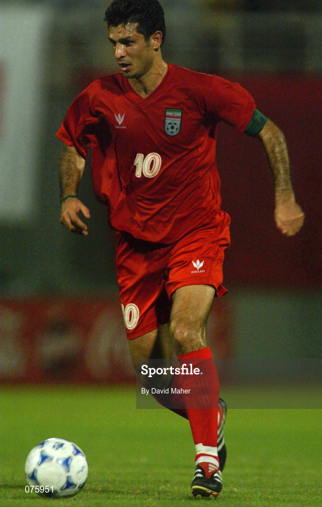 31 October 2001; Ali Daei of Iran during the 2002 FIFA World Cup AFC Qualification Play-Off 2nd Leg match between United Arab Emirates and Iran the at Al-Nahyan Stadium in Abu Dhabi, United Arab Emirates. Photo by David Maher/Sportsfile
