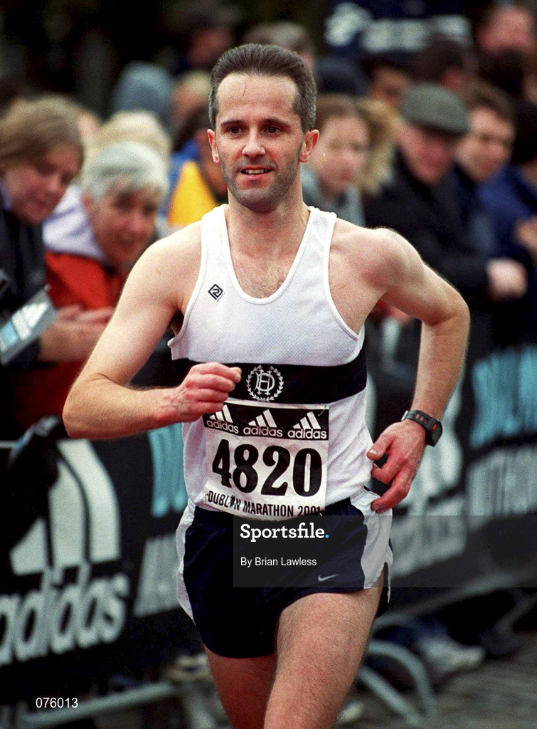 29 October 2001; Aidan McGrath, Ireland, during the Adidas Dublin Marathon in Dublin. Photo by Brian Lawless/Sportsfile