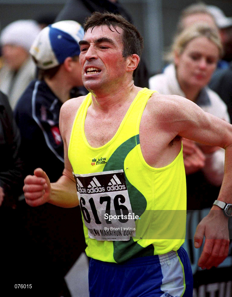 29 October 2001; Edward McGrath, Ireland, during the Adidas Dublin Marathon in Dublin. Photo by Brian Lawless/Sportsfile