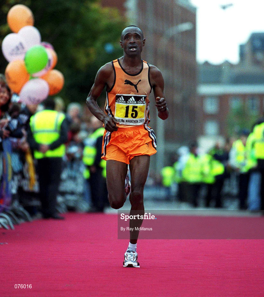 29 October 2001; Francis Kemboi, Kenya, during the Adidas Dublin Marathon in Dublin. Photo by Ray McManus/Sportsfile