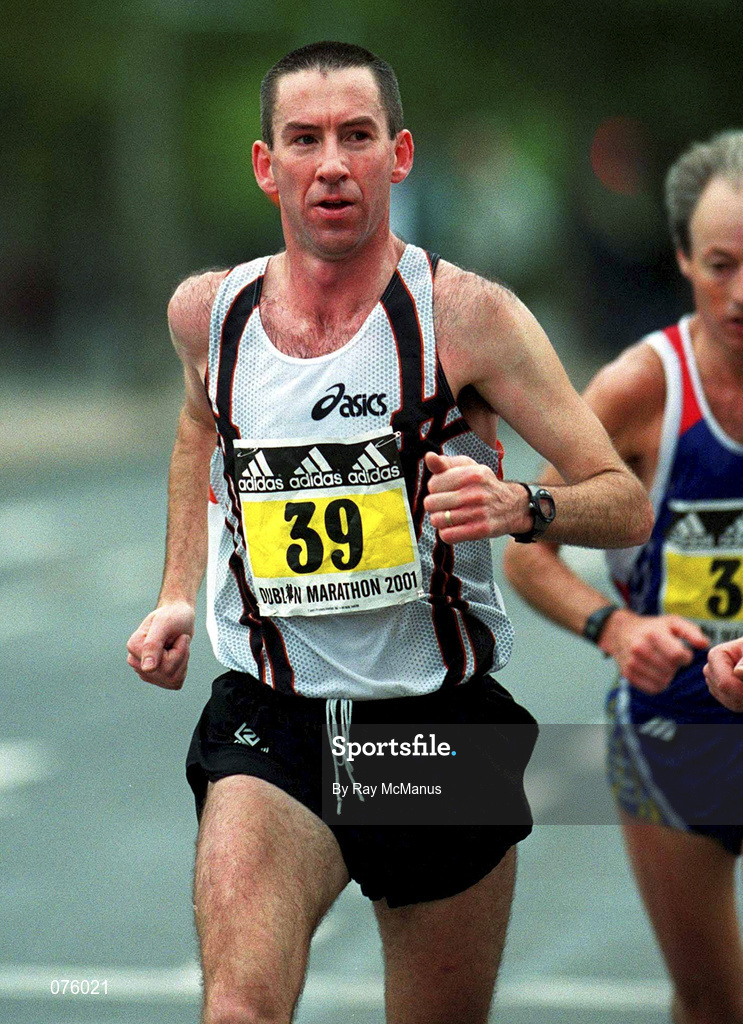 29 October 2001; Ireland's Tommy Maher during the adidas Dublin Marathon in Dublin. Photo by Ray McManus/Sportsfile