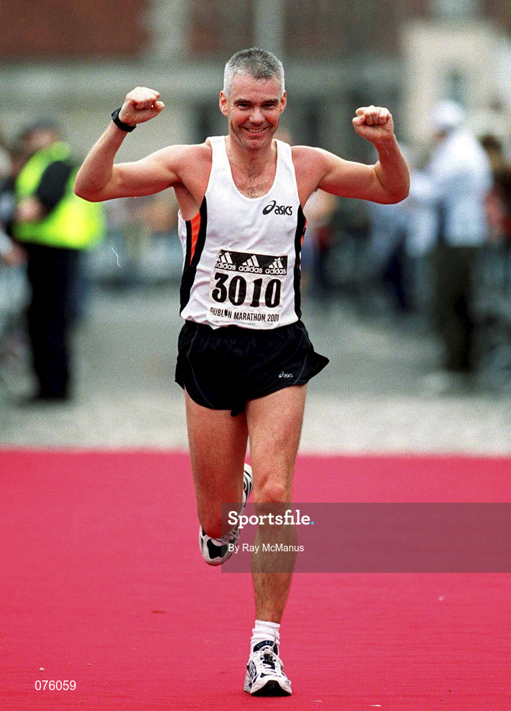 29 October 2001; Kevin Murphy, Ireland, during the adidas Dublin Marathon in Dublin. Photo by Ray McManus/Sportsfile