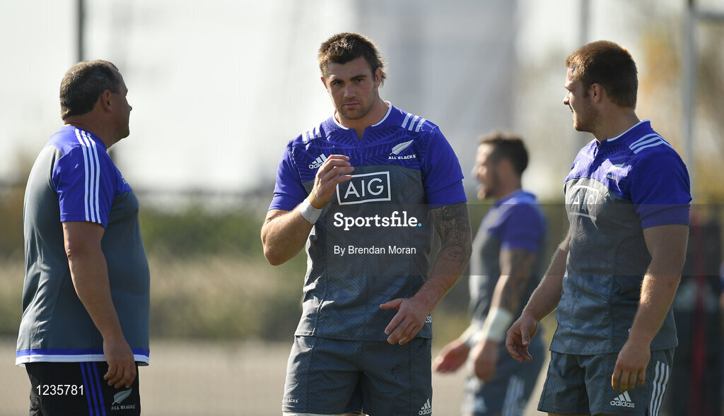1 November 2016; Liam Squire, centre, and Sam Cane of New Zealand with assistant head coach Ian Foster during a New Zealand Rugby Squad Training at Toyota Park in Chicago, USA.  Photo by Brendan Moran/Sportsfile