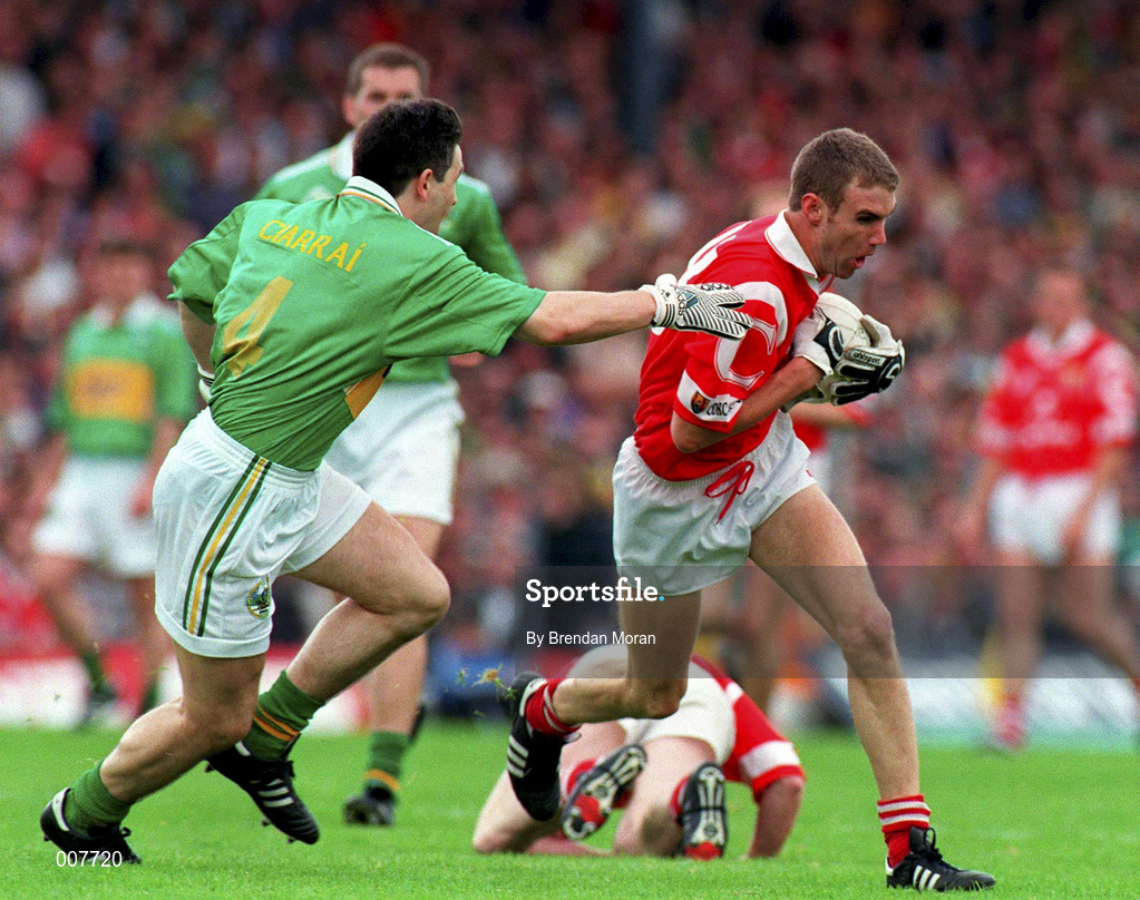 5 July 1998; Alan O'Regan of Cork in action against Stephen Stack of Kerry during the Bank of Ireland Munster Senior Football Championship Semi-Final match between Kerry and Cork at Fitzgerald Stadium in Killarney, Kerry. Photo by Brendan Moran/Sportsfile