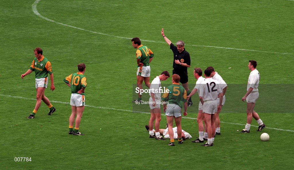2 August 1998; Referee John Bannon sends off Brendan Reilly of Meath during the Bank of Ireland Leinster Senior Football Championship Final match between Kildare and Meath at Croke Park in Dublin. Photo by Damien Eagers/Sportsfile