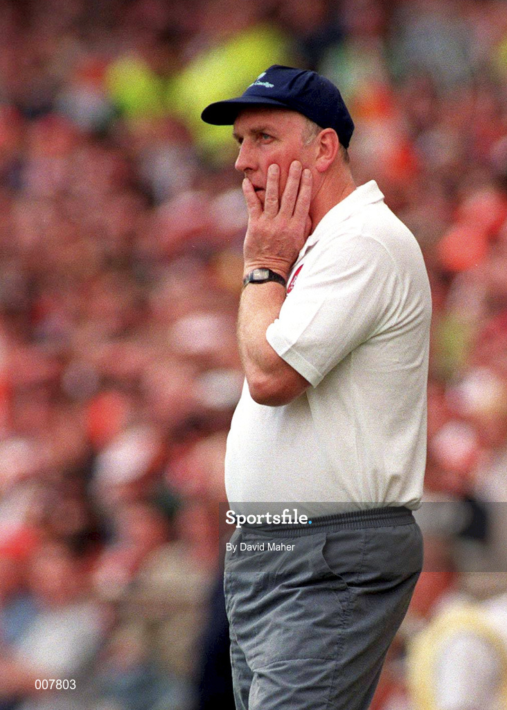 28 June 1998; Derry manager Brian Mullins during the Bank of Ireland Ulster Senior Football Championship Semi-Final match between Armagh and Derry at St Tiernach's Park in Clones, Monaghan. Photo by David Maher/Sportsfile