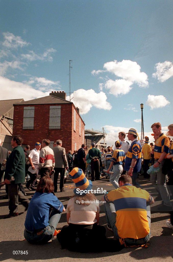 14 September 1997; Clare supporters sit on Jones' Road prior to entering Croke Park ahead of the Guinness All-Ireland Senior Hurling Championship Final between Clare and Tipperary at Croke Park in Dublin. Photo by Brendan Moran/Sportsfile