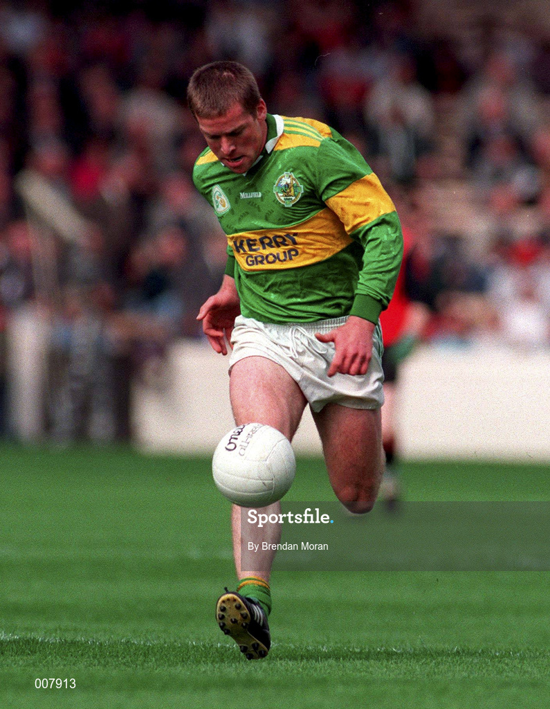 6 April 1997; Dara Ó Cinnéide of Kerry during the Church & General National Football League Quarter-Final match between Kerry and Down at Croke Park in Dublin. Photo by Brendan Moran/Sportsfile