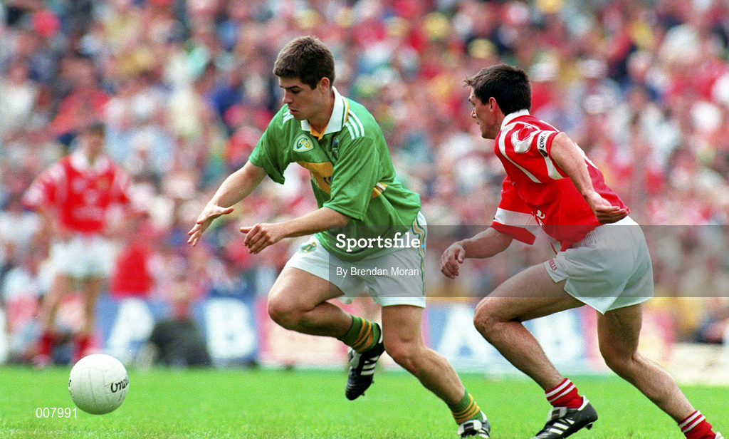 5 July 1998; Eamonn Fitzmaurice of Kerry in action against Don Davis of Cork during the Bank of Ireland Munster Senior Football Championship Semi-Final match between Kerry and Cork at Fitzgerald Stadium in Killarney, Kerry. Photo by Brendan Moran/Sportsfile