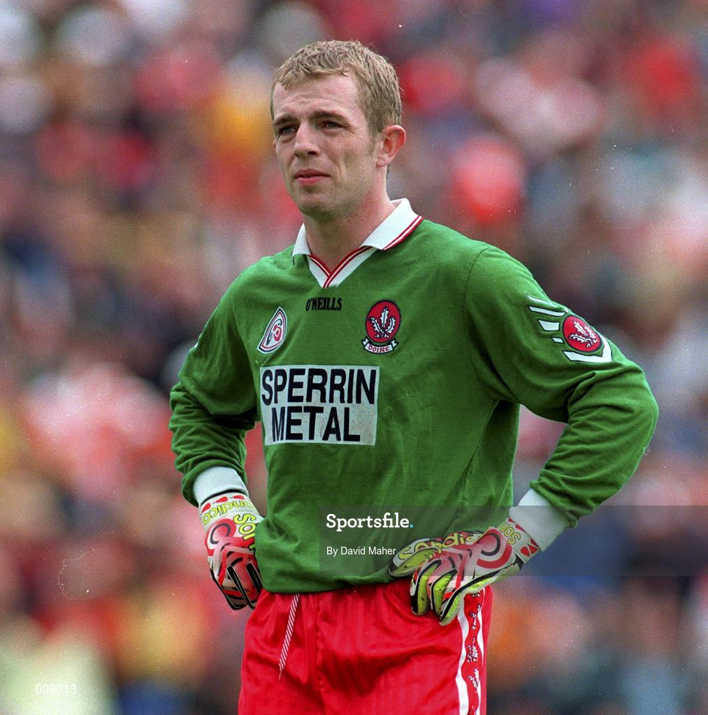 28 June 1998; Derry goalkeeper Eoin McCloskey during the Bank of Ireland Ulster Senior Football Championship Semi-Final match between Armagh and Derry at St Tiernach's Park in Clones, Monaghan. Photo by David Maher/Sportsfile