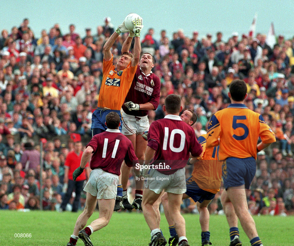 19 July 1998; Gerry Keane of Roscommon in action against Kevin Walsh of Galway during the Bank of Ireland Connacht Senior Football Championship Final between Galway and Roscommon at Tuam Stadium in Tuam, Galway. Photo by Damien Eagers/Sportsfile