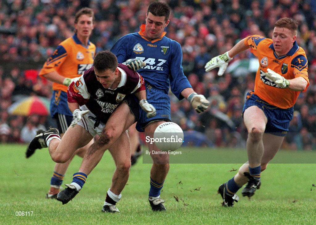 19 July 1998; Roscommon goalkeeper Derek Thompson, supported by his team-mate Enon Gavin, in action against Derek Savage of Galway during the Bank of Ireland Connacht Senior Football Championship Final between Galway and Roscommon at Tuam Stadium in Tuam, Galway. Photo by Damien Eagers/Sportsfile