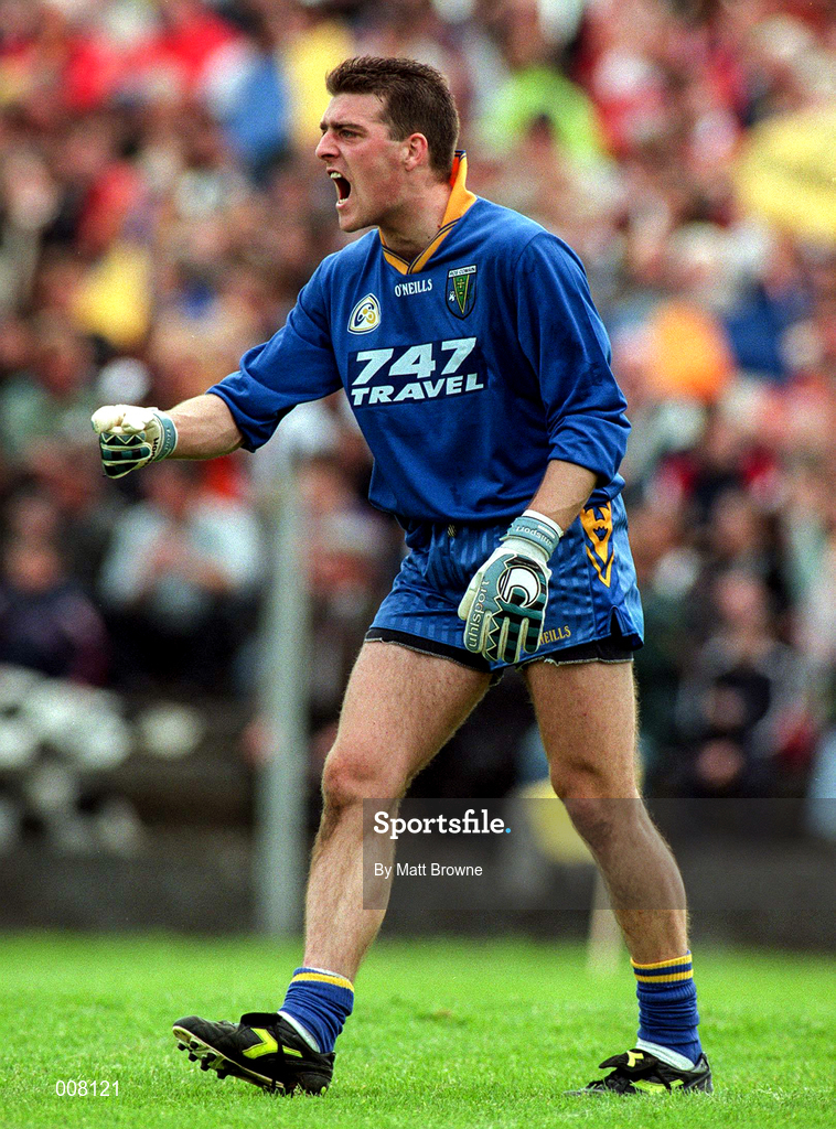 28 June 1998; Derek Thompson of Roscommon during the Bank of Ireland Connacht Senior Football Championship Semi-Final match between Roscommon and Sligo at Dr Hyde Park in Roscommon. Photo by Matt Browne/Sportsfile