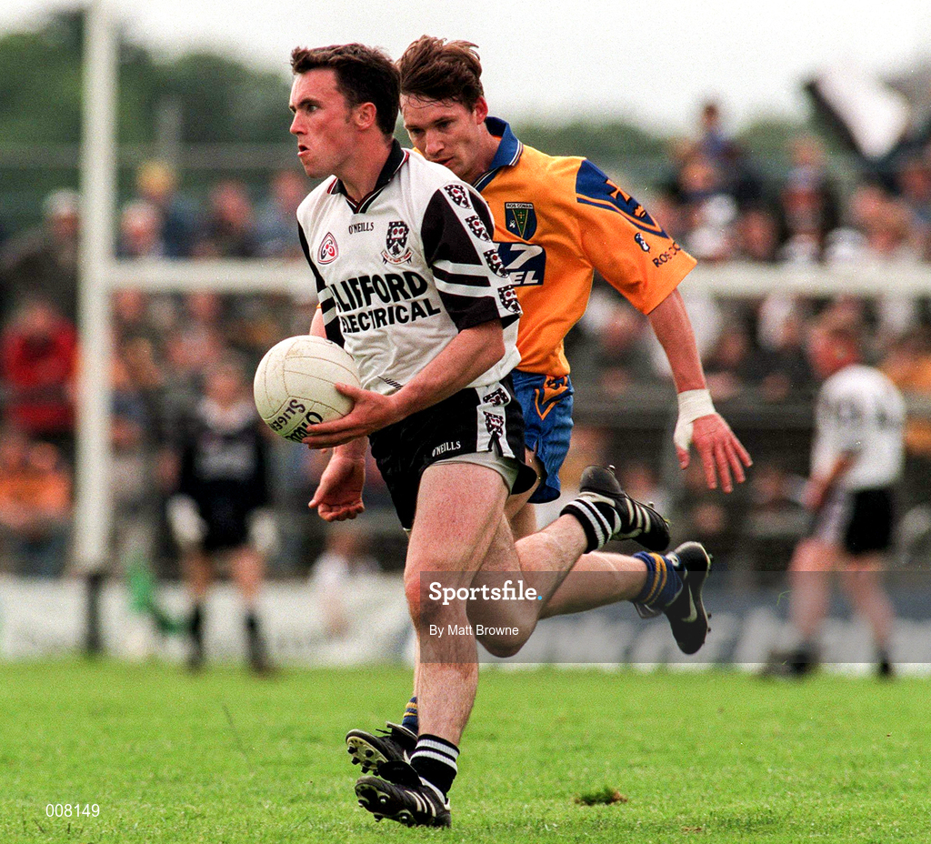 28 June 1998; Dessie Sloyne of Sligo in action against Clifford McDonald of Roscommon during the Bank of Ireland Connacht Senior Football Championship Semi-Final match between Roscommon and Sligo at Dr Hyde Park in Roscommon. Photo by Matt Browne/Sportsfile