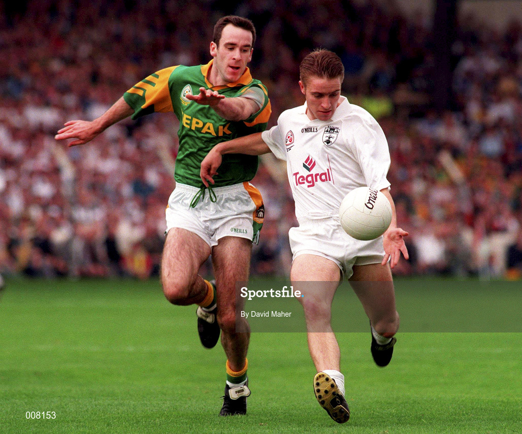 2 August 1998; Eddie McCormack of Kildare in action against Hank Traynor of Meath during the Bank of Ireland Leinster Senior Football Championship Final match between Kildare and Meath at Croke Park in Dublin. Photo by David Maher/Sportsfile
