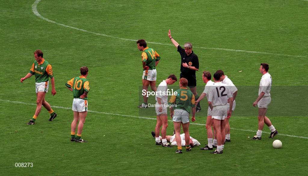 2 August 1998; Referee John Bannon sends off Brendan Reilly of Meath during the Bank of Ireland Leinster Senior Football Championship Final match between Kildare and Meath at Croke Park in Dublin. Photo by Damien Eagers/Sportsfile