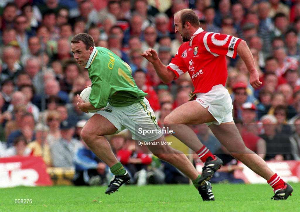 5 July 1998; John Crowley of Kerry in action against Brian Corcoran of Cork during the Bank of Ireland Munster Senior Football Championship Semi-Final match between Kerry and Cork at Fitzgerald Stadium in Killarney, Kerry. Photo by Brendan Moran/Sportsfile
