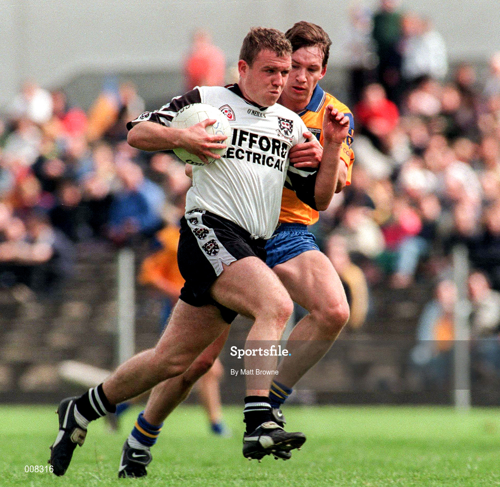 28 June 1998; Paul Durcan of Sligo in action against Clifford McDonald of Roscommon during the Bank of Ireland Connacht Senior Football Championship Semi-Final match between Roscommon and Sligo at Dr Hyde Park in Roscommon. Photo by Matt Browne/Sportsfile