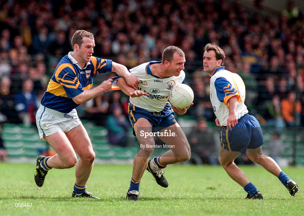 28 June 1998; Martin Daly and Johnny Enright, right, of Clare in action against Conor O'Dwyer of Tipperary during the Bank of Ireland Munster Senior Football Championship Semi-Final match between Tipperary and Clare at the Gaelic Grounds in Limerick. Photo by Brendan Moran/Sportsfile