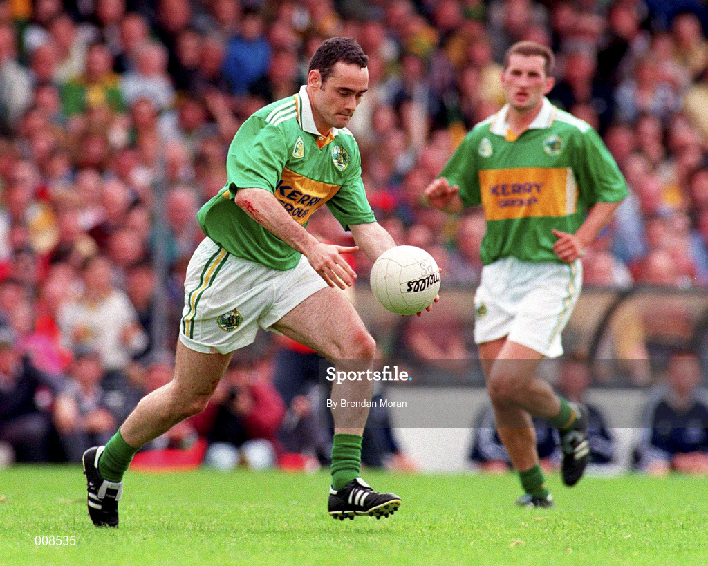 5 July 1998; Pa Laide of Kerry during the Bank of Ireland Munster Senior Football Championship Semi-Final match between Kerry and Cork at Fitzgerald Stadium in Killarney, Kerry. Photo by Brendan Moran/Sportsfile