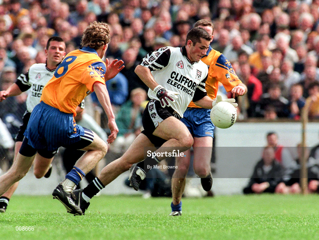 28 June 1998; Paul Durcan of Sligo in action against Gerry Keane of Roscommon during the Bank of Ireland Connacht Senior Football Championship Semi-Final match between Roscommon and Sligo at Dr Hyde Park in Roscommon. Photo by Matt Browne/Sportsfile