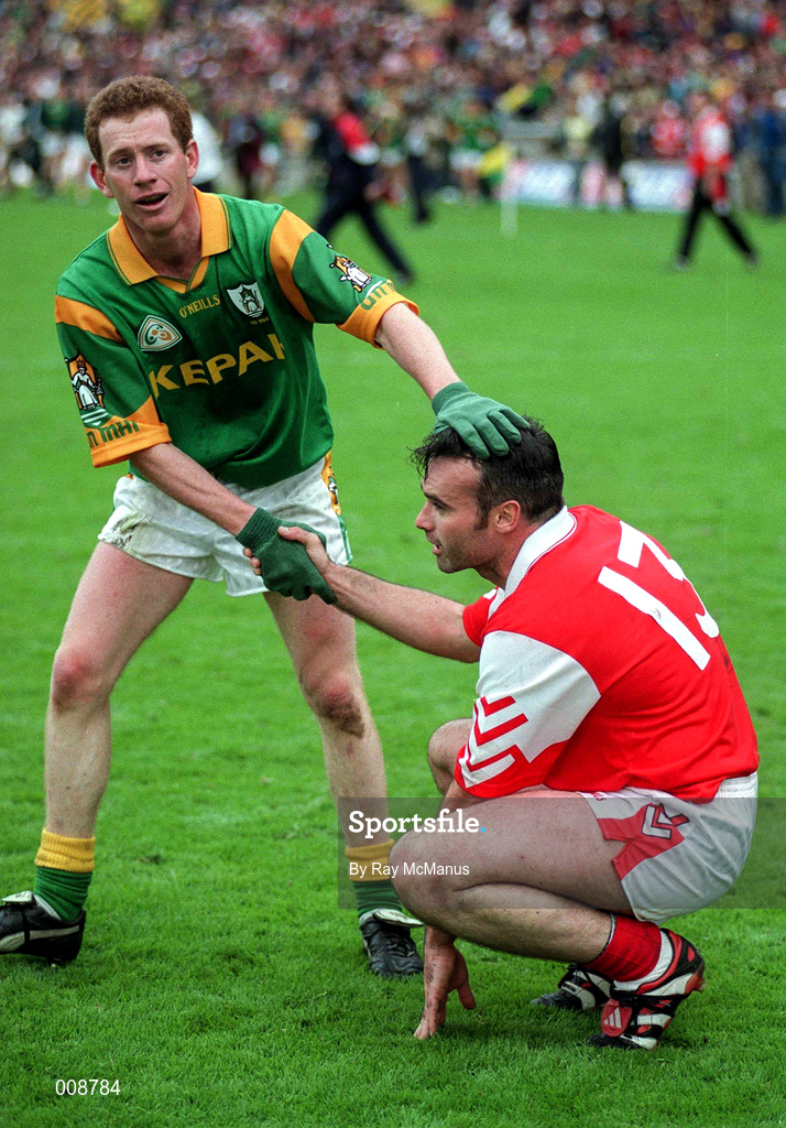 28 June 1998; Donal Curtis of Meath consoles Stefan White of Louth after Louths narrow defeat following the Leinster Senior Football Championship Semi-Final match between Meath and Louth at Croke Park in Dublin. Photo by Ray McManus/Sportsfile