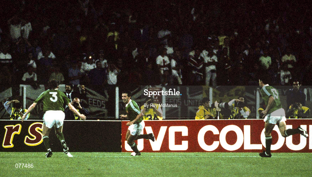 11 June 1990; Kevin Sheedy, centre, of Republic of Ireland, celebrates after scoring his side's first goal during the FIFA World Cup 1990 Group F match between England and Republic of Ireland at Stadio Sant'Elia in Cagliari, Italy. Photo by Ray McManus/Sportsfile