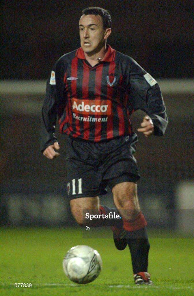 30 November 2001; Mark Dempsey, Bohemians. Soccer. Picture credit; David Maher / SPORTSFILE *EDI*